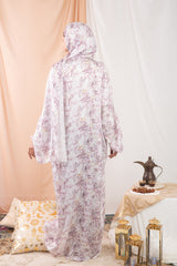 Banafsaj Praying Isdal